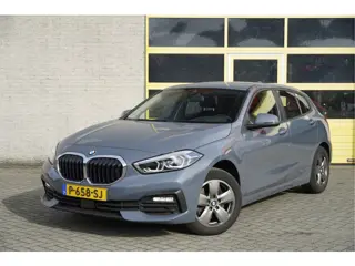 BMW 1-serie 118i Automaat! Business Edition BJ2022 Lmv 16" | Led V+A | Pdc | Navi | Virtual cockpit 