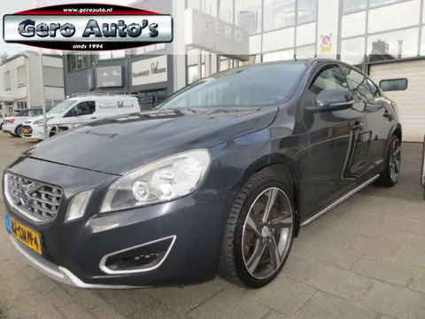 Volvo S60 1.6 T4 Kinetic nl-auto , 180 pk ,vele extra`s