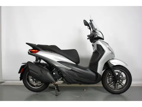 Piaggio BEVERLY 400 HPE Piaggio Beverly 400 HPE uit 2025