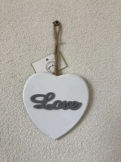 HOUTEN HART WIT MET TEKST LOVE NIEUW