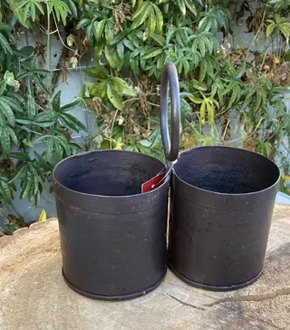 FLESSENHOUDER – BLOEMPOT DUBBEL MET HANDVAT OLD IRON