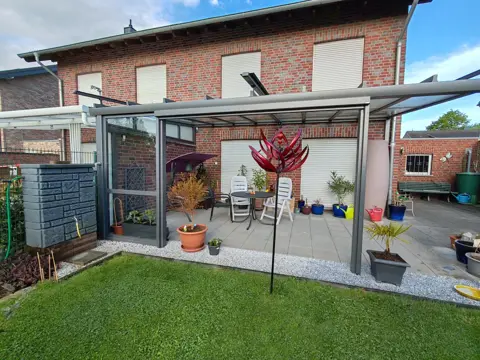 D838 Charmante twee-onder-een-kapwoning in Geilenkirchen Duitsland net over de grens te koop