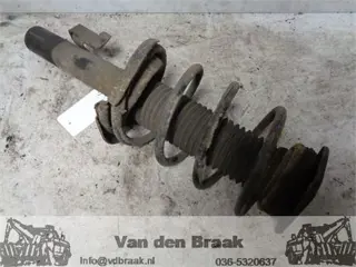 Ford Focus 1.6 16V 2004-2011 Veerpoot links voor