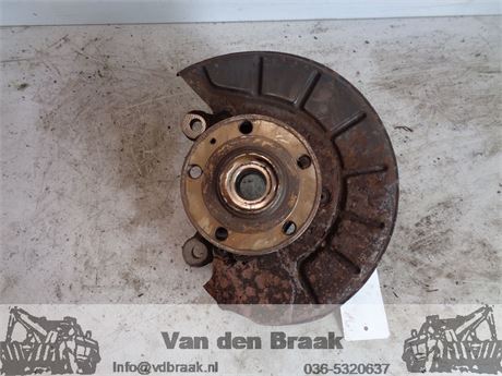 Volkwagen Golf 1.6 FSi 2003-2008 Fusee links voor