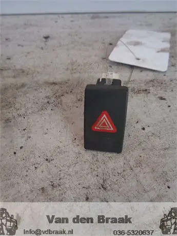 Volkswagen Golf 2008-2012 Alarmlichtschakelaar