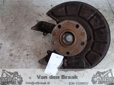 Volkwagen Golf 1.6 TDi 2008-2012 Fusee links voor