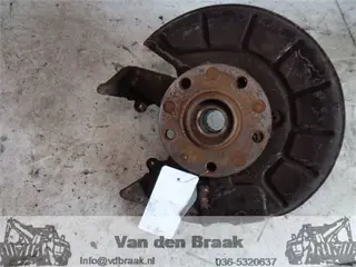 Volkwagen Golf 1.6 TDi 2008-2012 Fusee links voor