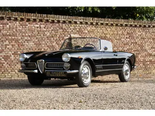 Alfa Romeo 2000 Touring Spider Well restored and maintained throughout by specialists, Sophisticated