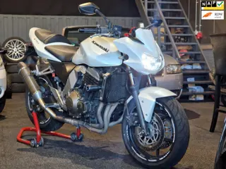 Kawasaki Z 750 Parelmoerwit metallic