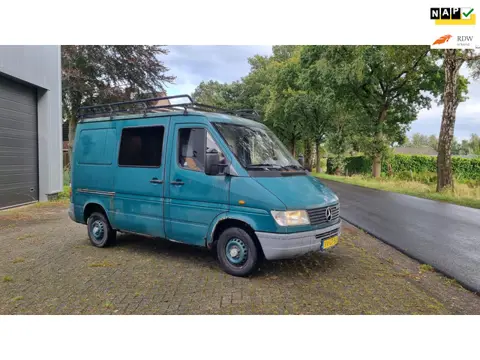 Mercedes-Benz 208D 208 MANUEEL HOLLAND CAR CLEAN