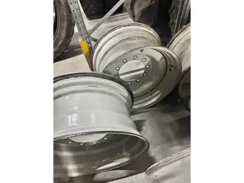 Valtra 15x30 velgen, rims