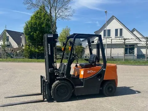 Doosan D30 Plus (bj 2019, automaat)