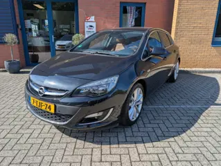 OPEL ASTRA 1.6 TURBO SPORT, Airco, Cruise, PDC v+a, Trekhaak 