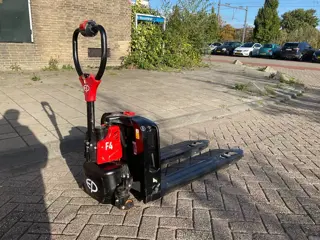EP F4 1500KG ELEKTRISCHE PALLETWAGEN/HEFTRUCK (bj 2022)