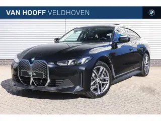 BMW i4 eDrive35 / Achteruitrijcamera / Active Cruise Control / Comfort Access / Live Cockpit Plus / 