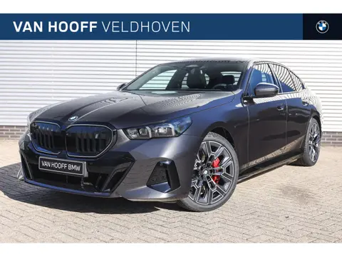 BMW i5 eDrive40 M Sport / Panoramadak / Adaptieve LED / Adaptief onderstel professional / Bowers & W