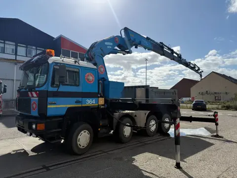 MAN 33.463 33-463 8x4 met 62 effer kraan 6x uitschuifbaar