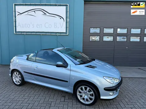 Peugeot 206 CC 2.0-16V Cabrio Clima16"Lm velgen Uniek nette staat 160927 km NL Auto NAP Incl nw Apk 