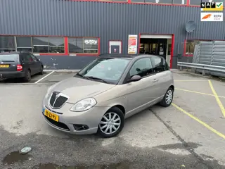 Lancia Ypsilon 1.4-16V / AUTOMAAT / NAP /