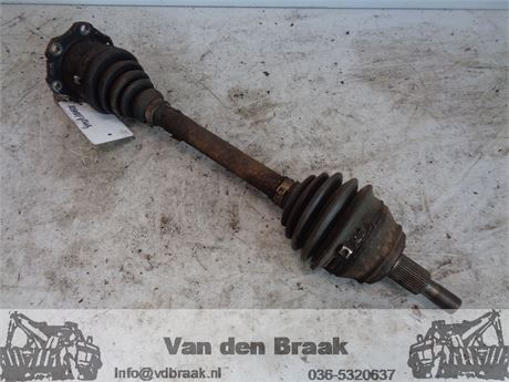 Volkswagen Golf 1.6 8V 1997-2003 Aandrijfas links (Automaat)