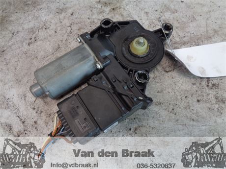 Volkswagen Golf+ 2005-2009 Raammotor rechtsachter