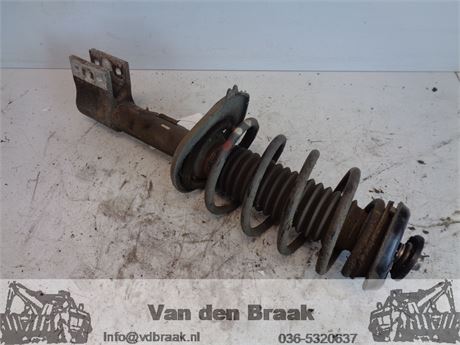 Peugeot 5008 1.6 VTi 2009-2013 Veerpoot rechts voor