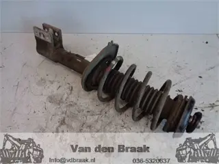 Peugeot 5008 1.6 VTi 2009-2013 Veerpoot rechts voor