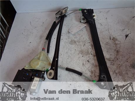 Volkswagen Polo 5 drs 2001-2009 Raammechaniek linksvoor electrisch