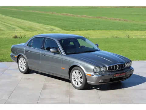 Jaguar XJ 8 4.2 V8 - Low Mileage (bj 2004, automaat)