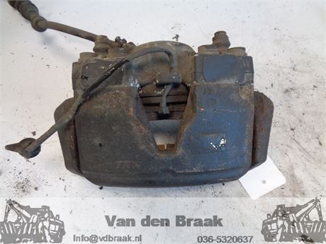 Audi A4 2.0 TFSi 2007-2015 Remklauw rechts voor