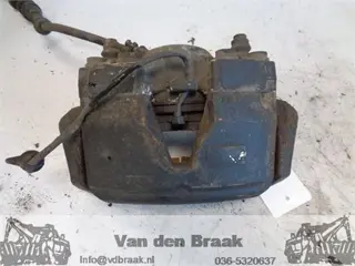 Audi A4 2.0 TFSi 2007-2015 Remklauw rechts voor