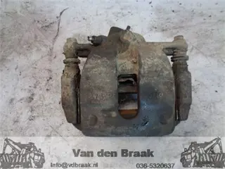 Skoda Fabia Combi 1.9 TDi 2008-2010 Remklauw rechts voor