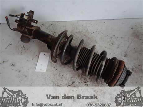 Opel Astra Hatchback 1.8 16V 2004-2012 Schokbreker links voorzijde