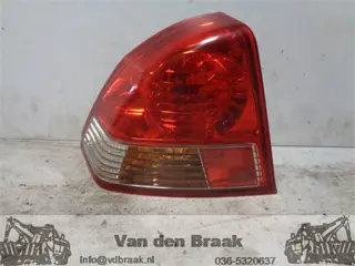 Honda Civic 4 deurs Sedan 2004-2006 Achterlicht links buitenzijde