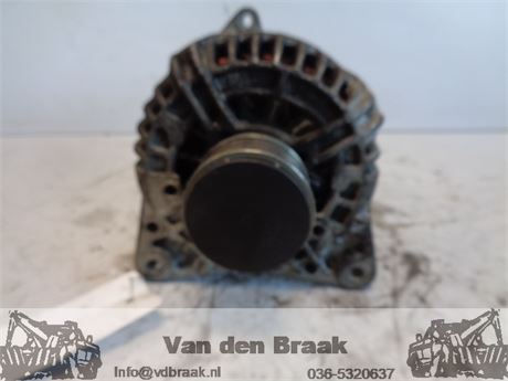 Renault Kangoo 1.5 DCi 2007-2013 Dynamo met vrijlooppoelie