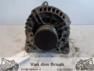 Renault Kangoo 1.5 DCi 2007-2013 Dynamo met vrijlooppoelie