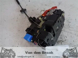 Volkswagen Jetta 2005-2011 Deurslot rechts voorzijde