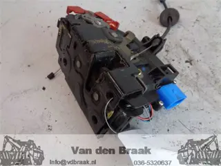 Volkswagen Jetta 2005-2011 Deurslot links voorzijde