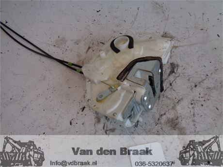 Suzuki Splash 2008-2015 Rechs voor deurslot met cv