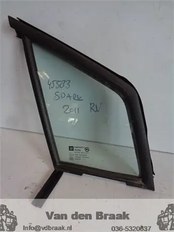 Chevrolet Spark 2010-2015 Driehoekraam rechts voor