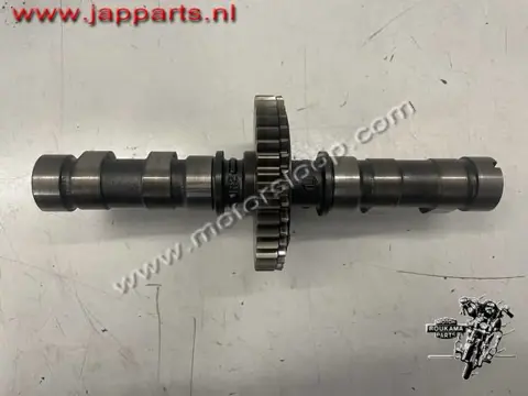 Honda VFR750(RC24) Nokkenas 1