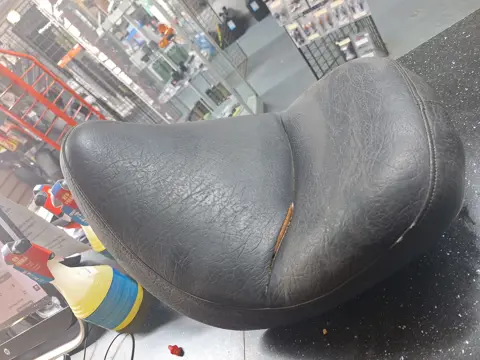 Honda VT700C(RC19) Zadel