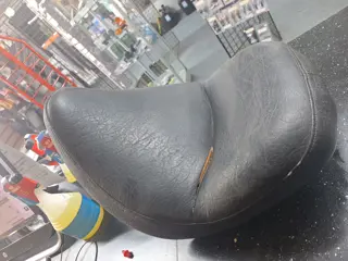 Honda VT700C(RC19) Zadel