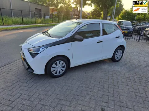 Toyota Aygo 1.0 VVT-i x-fun