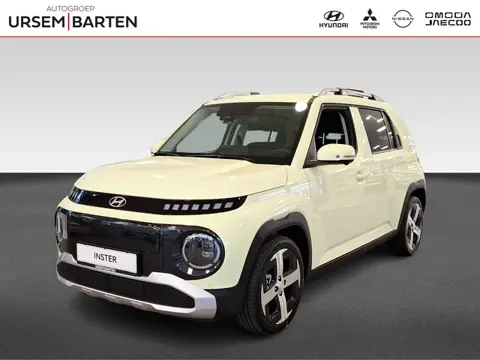 Hyundai Inster Evolve 49 kWh Winter Pack | Tech Peck | Buttercream Yellow