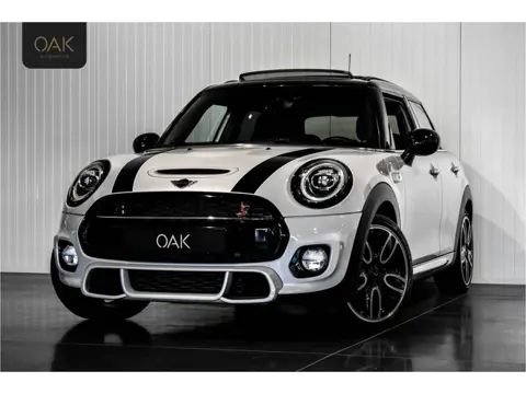 MINI Mini 2.0 Cooper S F1 Aut. | JCW-Trim | Navigatie | Panorama | Half Leder | H&K | Camera | 18"LM