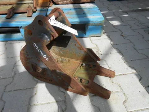 Onbekend DB-250-T-GEBR-1 / Takeuchi TB210 (bj 2012)