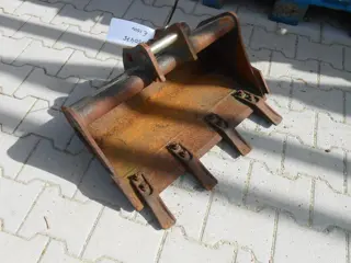 Whites Takeuchi TB210 (bj 2014)