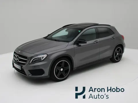 Mercedes-Benz GLA-klasse 180 AMG Pano, Sfeerverlichting, Stoelverwarming