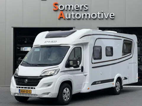 Etrusco T7400 QB | Queensbed Elektr. | Zonnepanelen | Dakairco | Fietsendrager